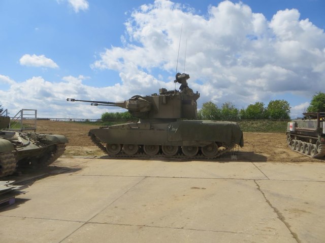 Two gun tank