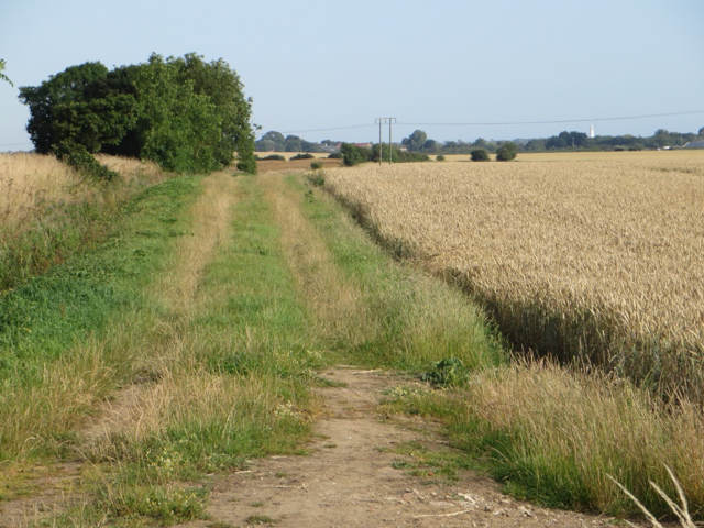 Field access, Holmpton © Paul Harrop cc-by-sa/2.0 :: Geograph Britain ...