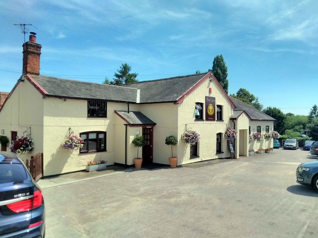 The Lion, Leavenheath © PAUL FARMER cc-by-sa/2.0 :: Geograph Britain ...