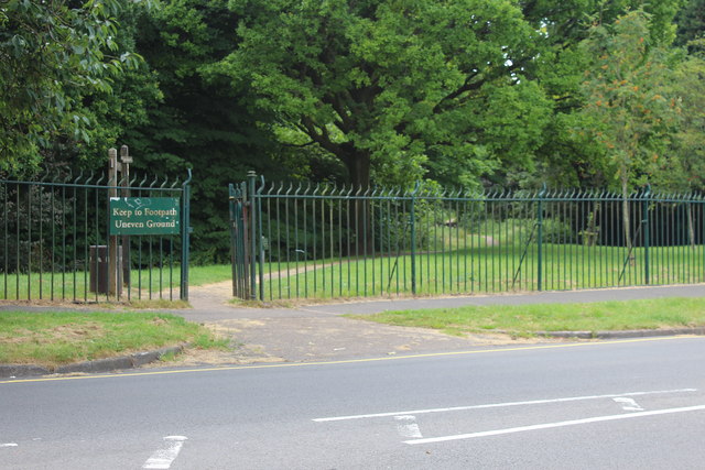 Entrance to Coed-Melin Park, Risca Road