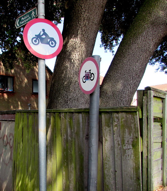 No motorbikes sign and no cycles sign, Yate