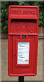 Close up, Elizabeth II postbox on Jackdaw Lane, Droitwich Spa