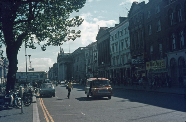 O'Connell Street with General Post Office 1974