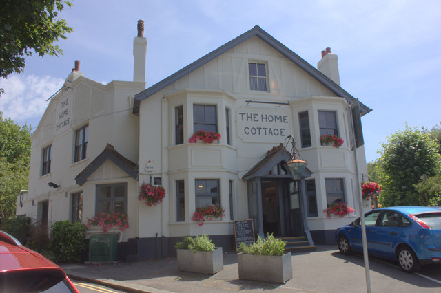 The Home Cottage Redhill C Robert Eva Cc By Sa 2 0 Geograph