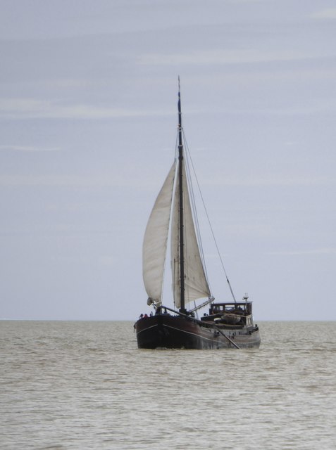 Dutch sailing-barge 'Twee Gezusters' off Shellness (1)