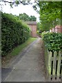 Footpath from Moggs Mead to Crundles