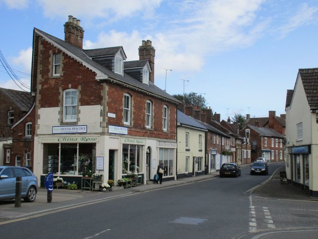 High Street, Pewsey © Jonathan Thacker cc-by-sa/2.0 :: Geograph Britain ...