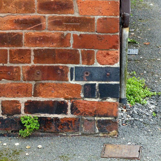 Bench mark, 81 Park Road, Ilkeston