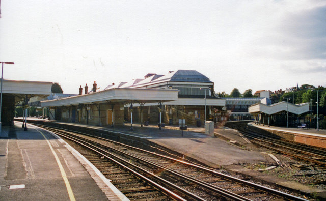 Lewes station, 2009: westward on Platform 4