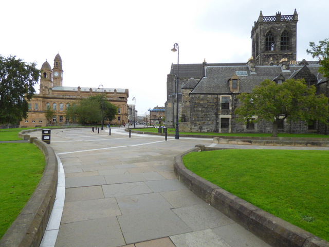 Paisley Abbey and Paisley Town Hall