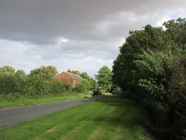 Long Lane and Moor Cottages