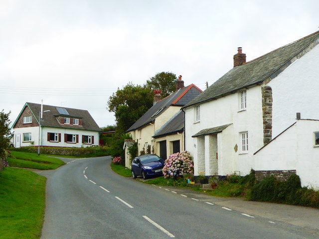 Roadside cottages in Stibb