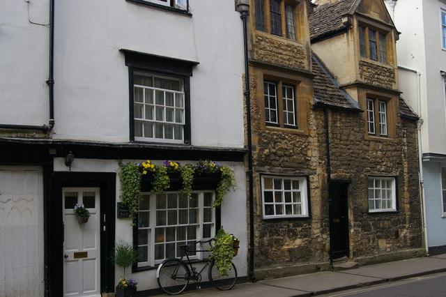 Cottages on Holywell Street