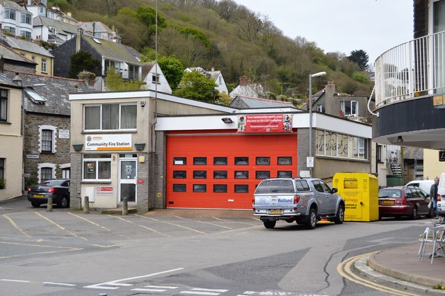 Looe Fire Station © N Chadwick Cc-by-sa 2.0 :: Geograph Britain And Ireland