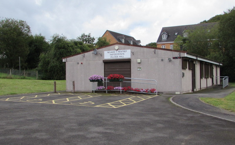 Hafodyrynys Village Hall © Jaggery cc-by-sa/2.0 :: Geograph Britain and ...