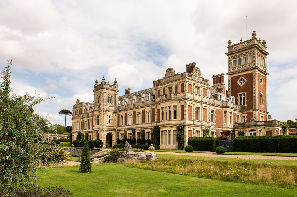 Somerleyton Hall - west and south... © Julian Dowse cc-by-sa/2.0 ...