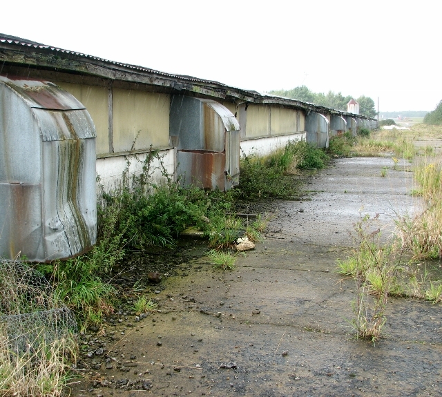 Poultry shed on runway 32 © Evelyn Simak :: Geograph Britain and Ireland