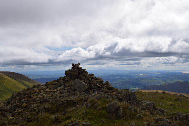 Summit cairn on Mardale Ill Bell