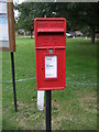 Elizabeth II postbox on The Street, Ringland