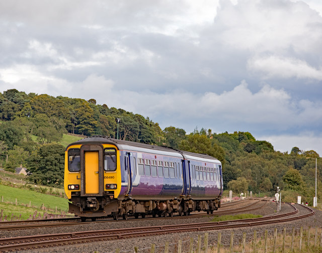156490 approaching Greengates crossing - September 2017