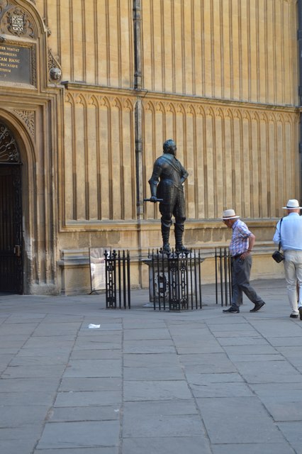 Statue of The Earl of Pembroke, The Bodleian
