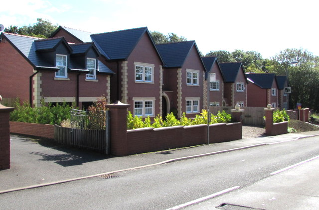 Recently-built houses, Cardiff Road, Creigiau