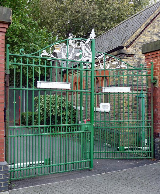 Gates and lodge, Abbey Lane