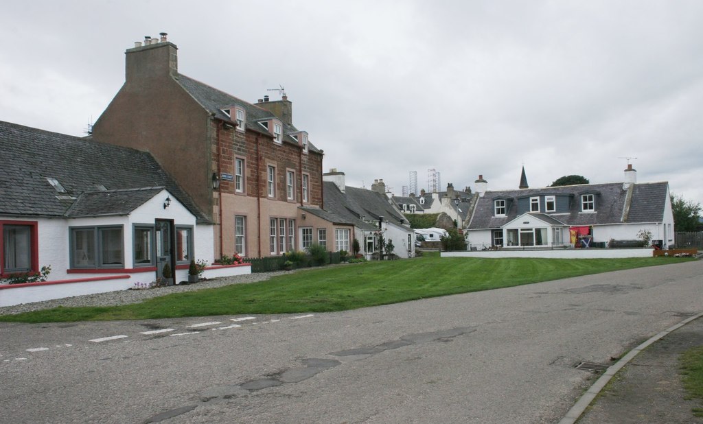 Houses on Shore Street, Cromarty © Richard Sutcliffe cc-by-sa/2.0 ...