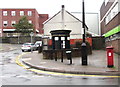 SS9992 : King George V pillarbox on a Tonypandy corner by Jaggery
