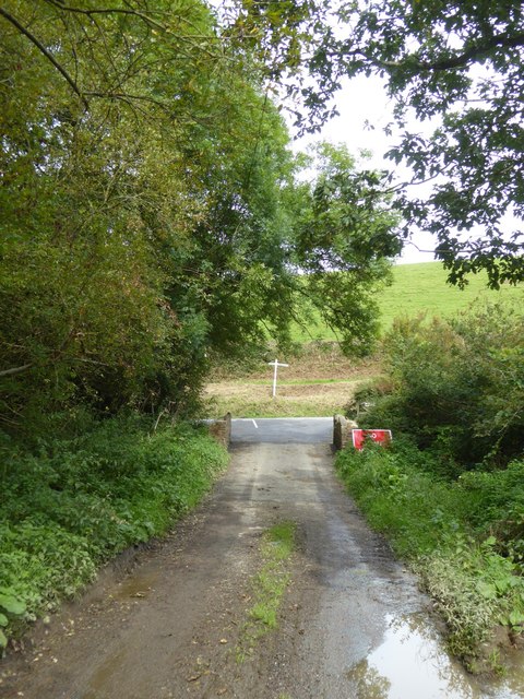 Bridge and road junction at Millbrook