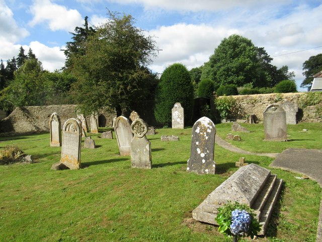 The churchyard St Leonards - Misterton