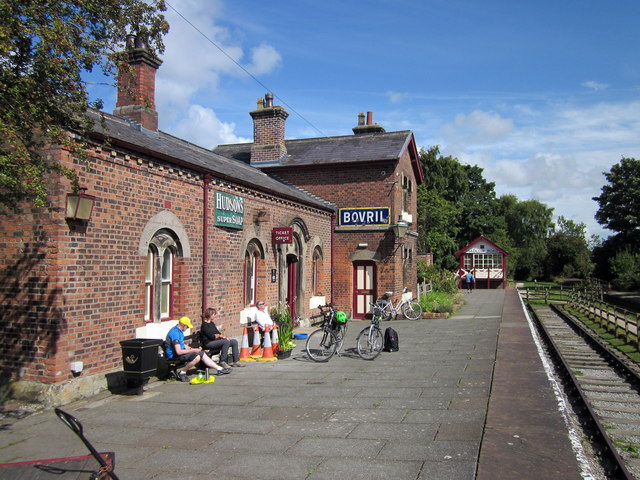 Hadlow Road railway station, Willaston