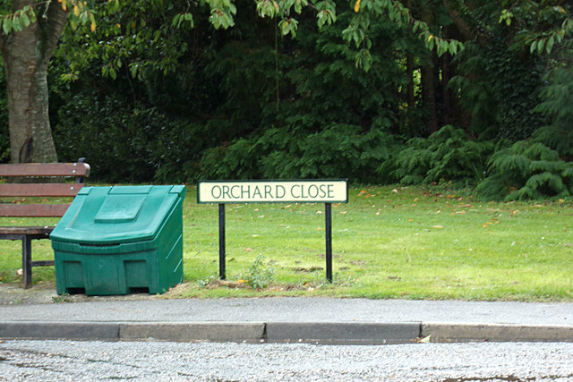 Orchard Close sign & Grit Bin
