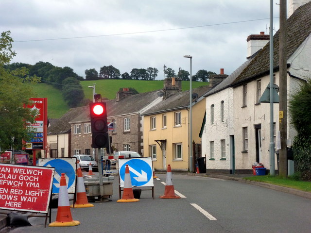 Roadworks in Llyswen