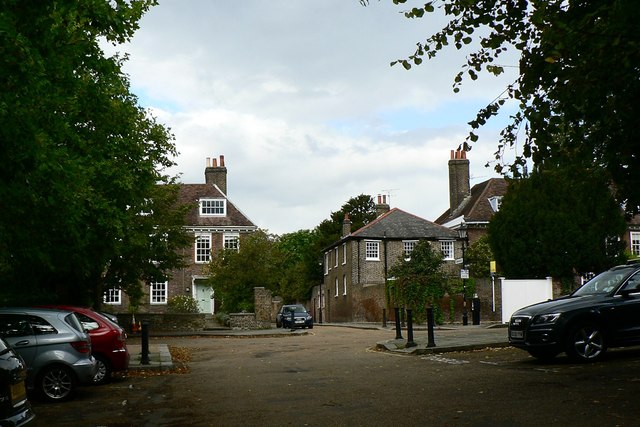The Butts, Brentford, looking towards Upper Butts