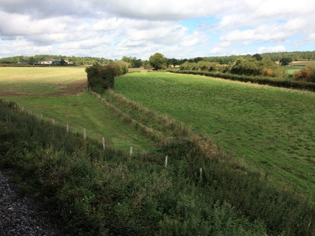 View from a Didcot-Worcester train - Fields near Burleigh Farm