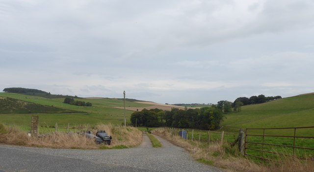 Track to Woodend Cottages