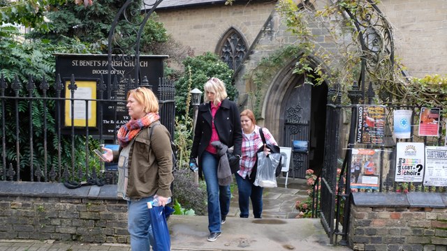 Church of St Bene't: Visitors leaving