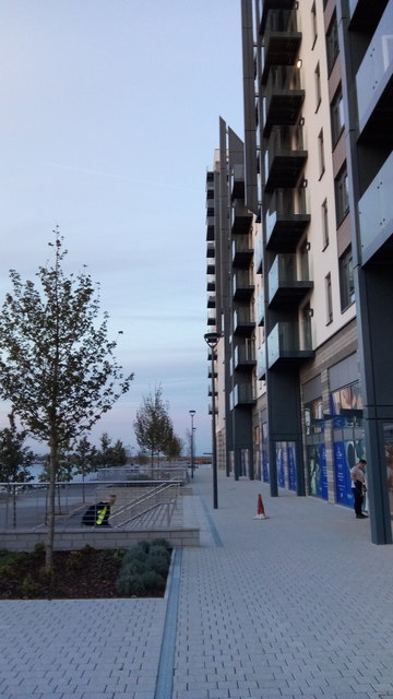 Pavement alongside Pier Approach Road