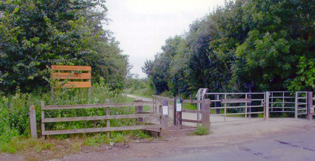 Site of Long Marston station, 2007 © Ben Brooksbank :: Geograph Britain ...