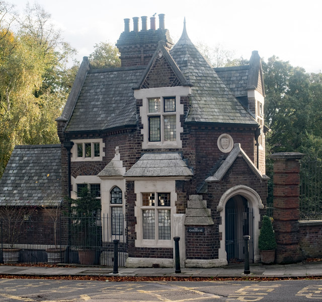Former gatehouse, Branch Hill, Hampstead