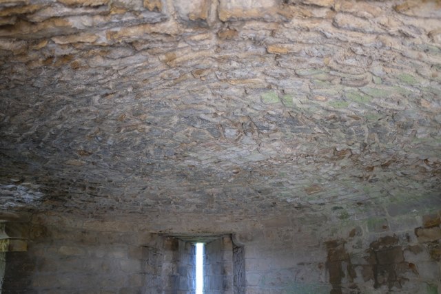 Barnard Castle: Corbling in the round tower undercroft