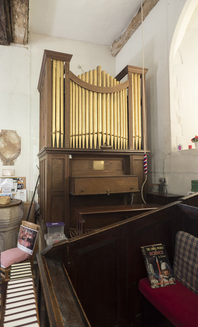 St Peter ad Vincula, Folkington - Organ