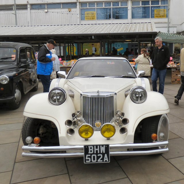 Mitsuoka Le-Seyde BHW 502A (front view)