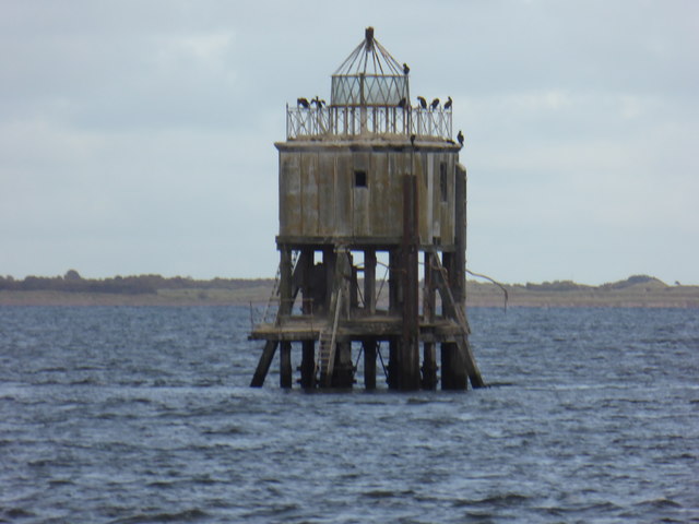 Pile Lighthouse, Tayport © Stanley Howe :: Geograph Britain and Ireland