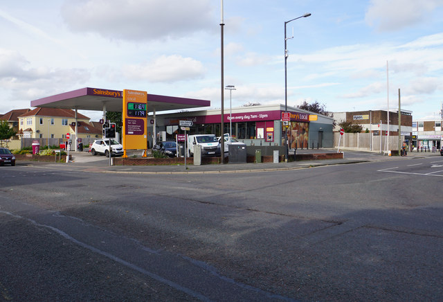 sainsbury-s-local-and-petrol-station-bill-boaden-geograph-britain