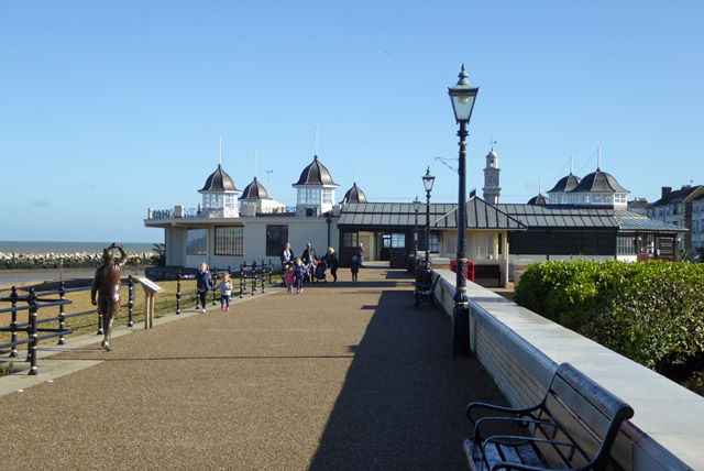 Promenade towards Central Bandstand,... © Robin Webster cc-by-sa/2.0 ...