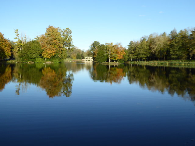 The Octagon Lake, Stowe Park