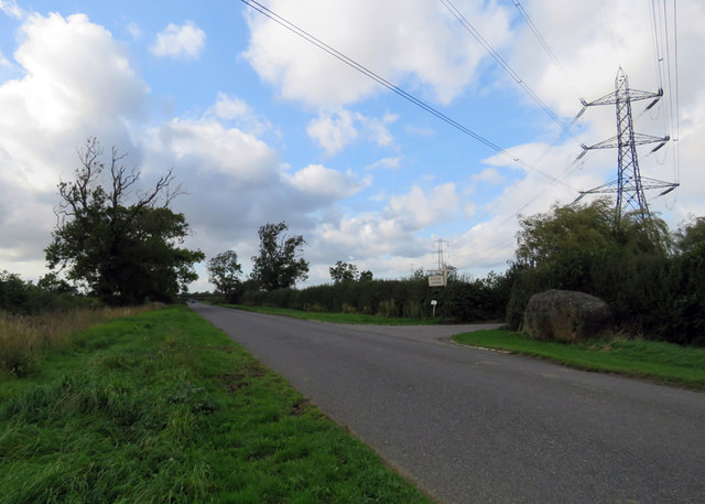 Clawson Lane towards Hickling passing entrance to Canal Farm