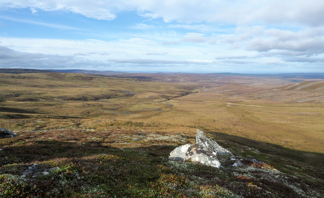 Ground descending towards Coire Odhar Mòr